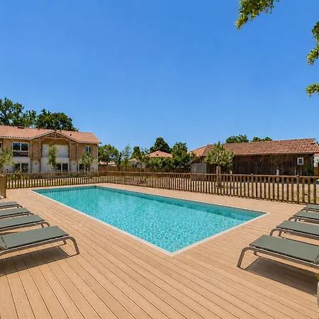 Peak&point- Pour 6- Piscine Commune *